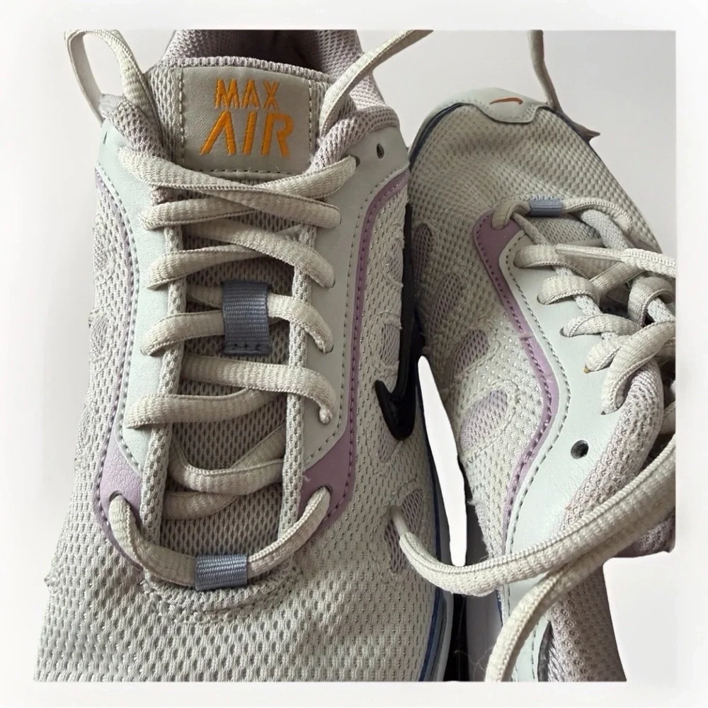 Nike Air Max‎ AP Womens Size 9